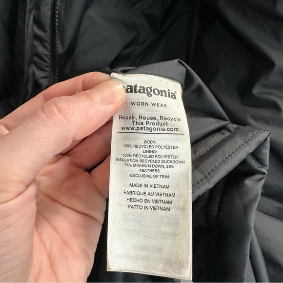 Patagonia Women's Down With It Puffer Jacket - Picture 7 of 8